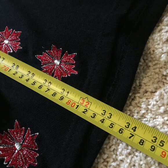 Silver Stitched Red Carnation Buttoned Knit Tunic Sweater - Picture 16 of 16